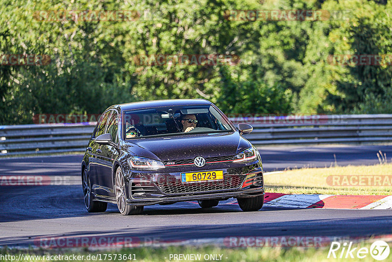 Bild #17573641 - Touristenfahrten Nürburgring Nordschleife (28.06.2022)