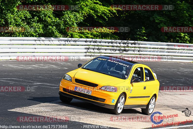 Bild #17573668 - Touristenfahrten Nürburgring Nordschleife (28.06.2022)