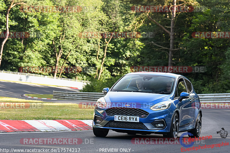 Bild #17574217 - Touristenfahrten Nürburgring Nordschleife (28.06.2022)