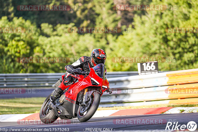 Bild #17575263 - Touristenfahrten Nürburgring Nordschleife (28.06.2022)