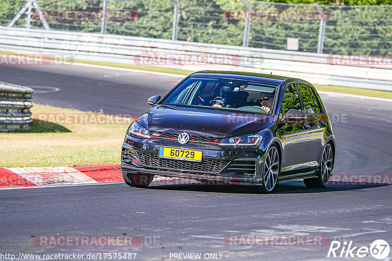 Bild #17575487 - Touristenfahrten Nürburgring Nordschleife (28.06.2022)