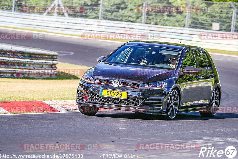 Bild #17575488 - Touristenfahrten Nürburgring Nordschleife (28.06.2022)