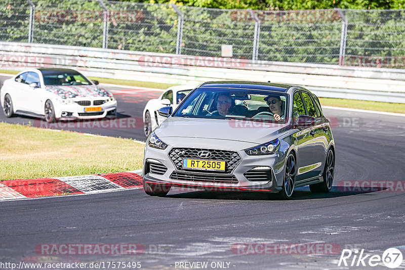 Bild #17575495 - Touristenfahrten Nürburgring Nordschleife (28.06.2022)