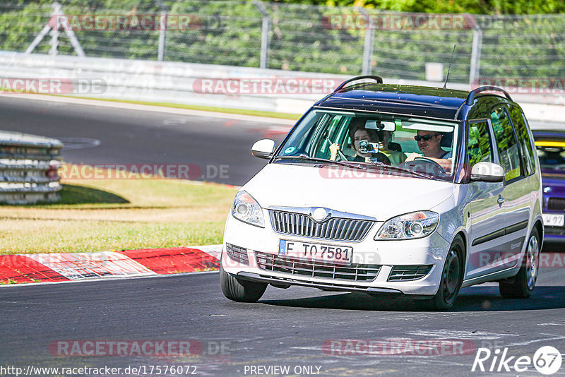 Bild #17576072 - Touristenfahrten Nürburgring Nordschleife (28.06.2022)