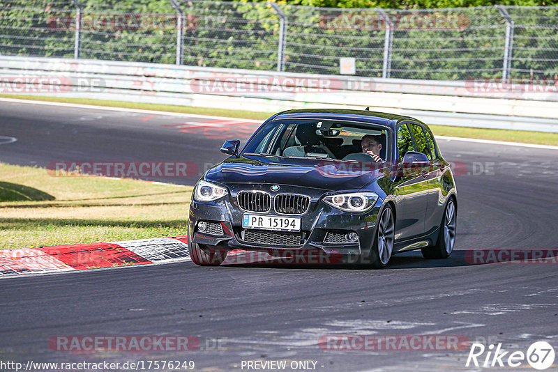 Bild #17576249 - Touristenfahrten Nürburgring Nordschleife (28.06.2022)