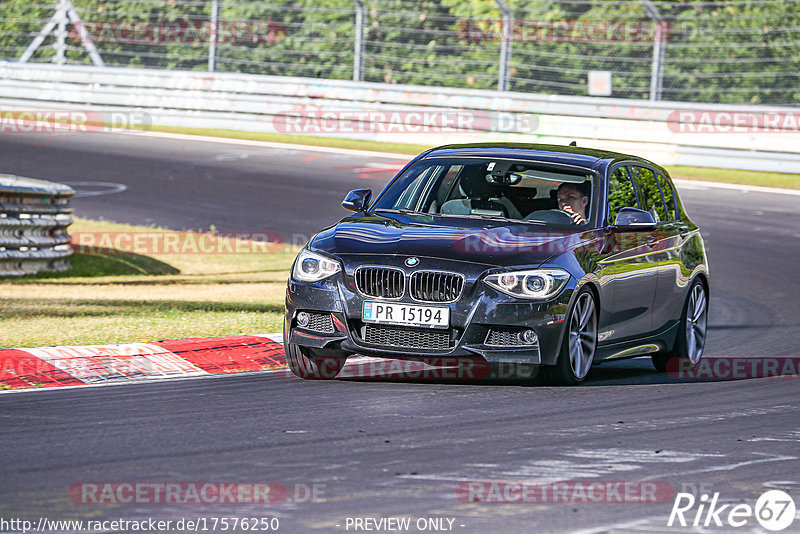 Bild #17576250 - Touristenfahrten Nürburgring Nordschleife (28.06.2022)