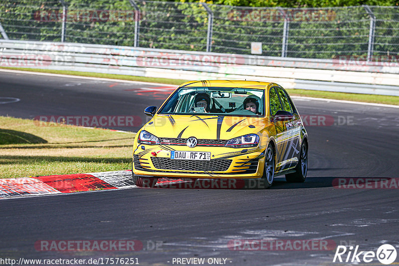 Bild #17576251 - Touristenfahrten Nürburgring Nordschleife (28.06.2022)