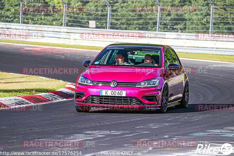 Bild #17576254 - Touristenfahrten Nürburgring Nordschleife (28.06.2022)