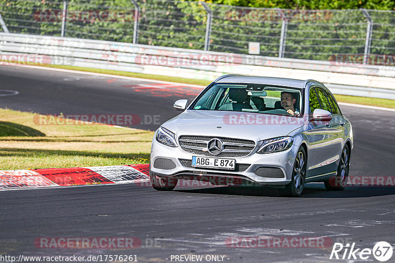 Bild #17576261 - Touristenfahrten Nürburgring Nordschleife (28.06.2022)