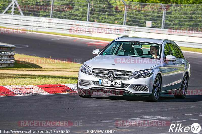 Bild #17576262 - Touristenfahrten Nürburgring Nordschleife (28.06.2022)