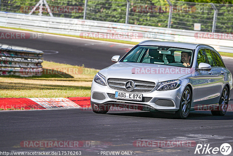 Bild #17576263 - Touristenfahrten Nürburgring Nordschleife (28.06.2022)