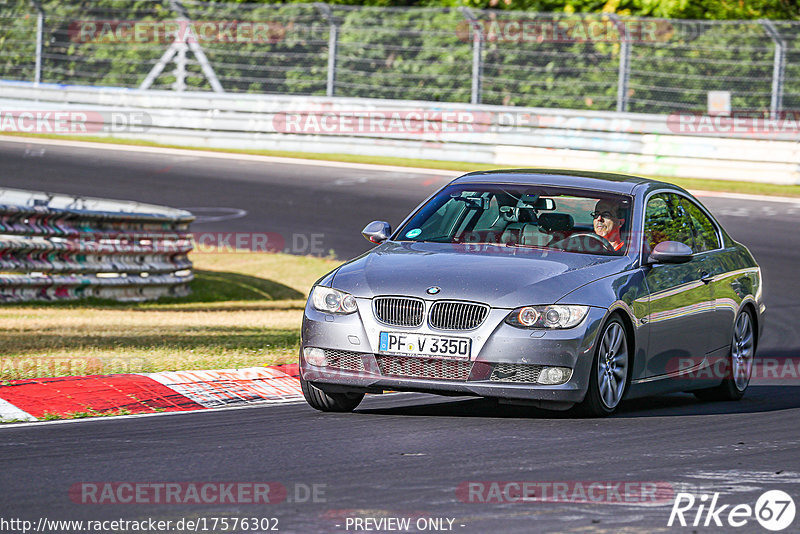 Bild #17576302 - Touristenfahrten Nürburgring Nordschleife (28.06.2022)