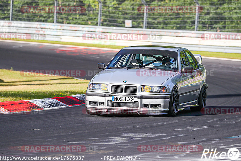 Bild #17576337 - Touristenfahrten Nürburgring Nordschleife (28.06.2022)