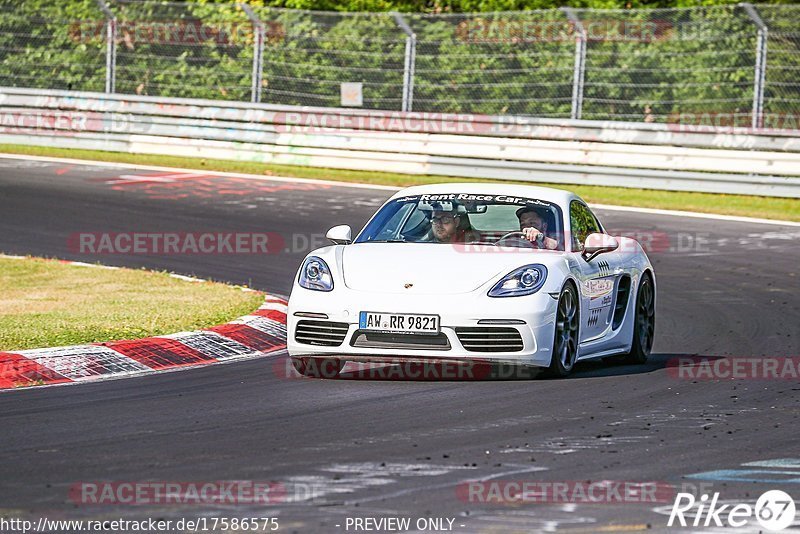 Bild #17586575 - Touristenfahrten Nürburgring Nordschleife (30.06.2022)