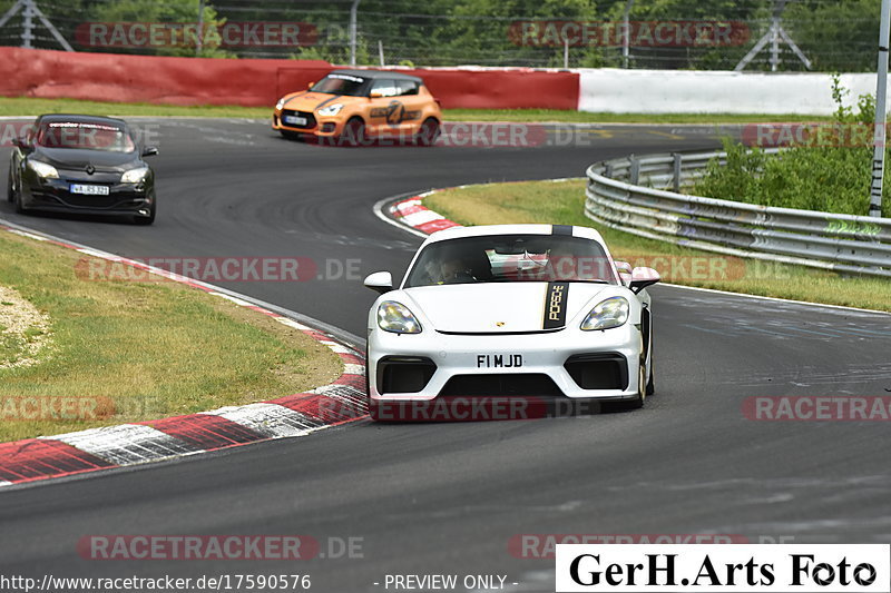 Bild #17590576 - Touristenfahrten Nürburgring Nordschleife (30.06.2022)