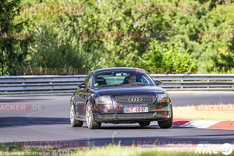 Bild #17717576 - Touristenfahrten Nürburgring Nordschleife (06.07.2022)