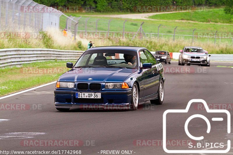 Bild #17742968 - Touristenfahrten Nürburgring Nordschleife (10.07.2022)