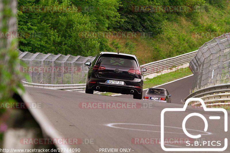 Bild #17744090 - Touristenfahrten Nürburgring Nordschleife (10.07.2022)