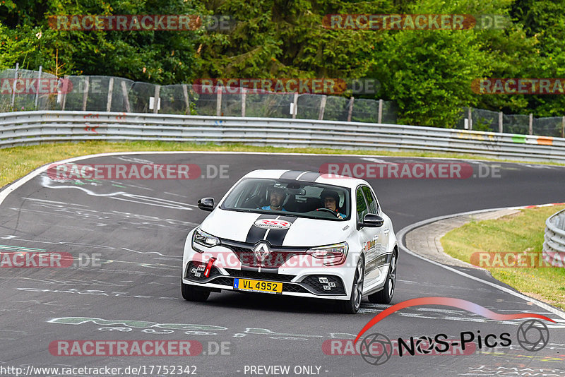 Bild #17752342 - Touristenfahrten Nürburgring Nordschleife (10.07.2022)