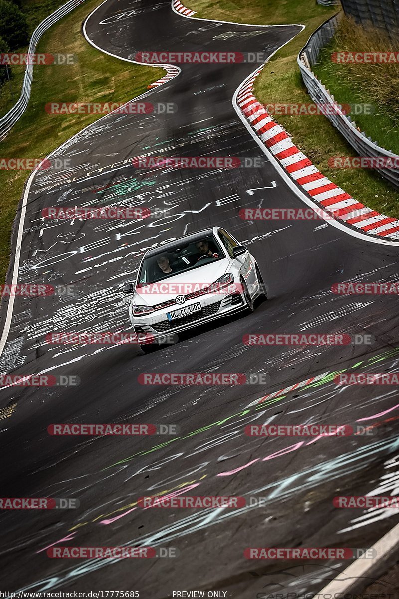 Bild #17775685 - Touristenfahrten Nürburgring Nordschleife (10.07.2022)