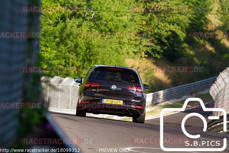 Bild #18099352 - Touristenfahrten Nürburgring Nordschleife (30.07.2022)