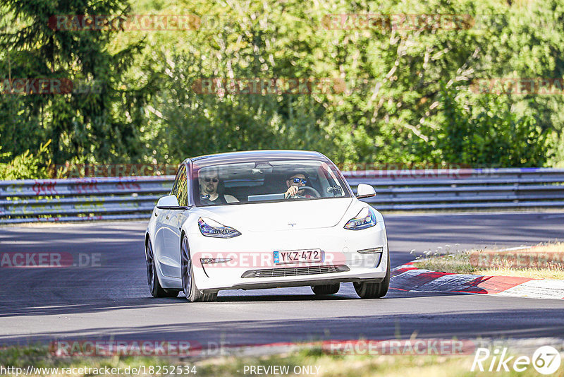 Bild #18252534 - Touristenfahrten Nürburgring Nordschleife (03.08.2022)