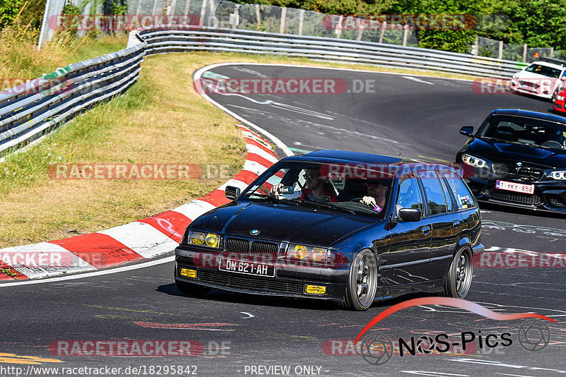 Bild #18295842 - Touristenfahrten Nürburgring Nordschleife (06.08.2022)