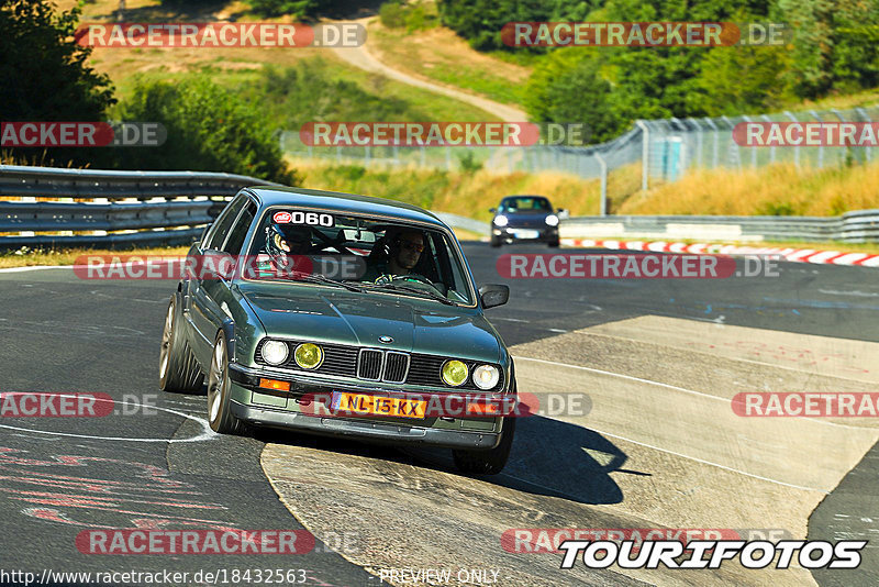 Bild #18432563 - Touristenfahrten Nürburgring Nordschleife (10.08.2022)