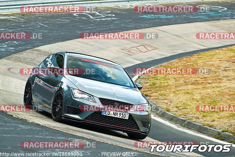 Bild #18699090 - Touristenfahrten Nürburgring Nordschleife (23.08.2022)