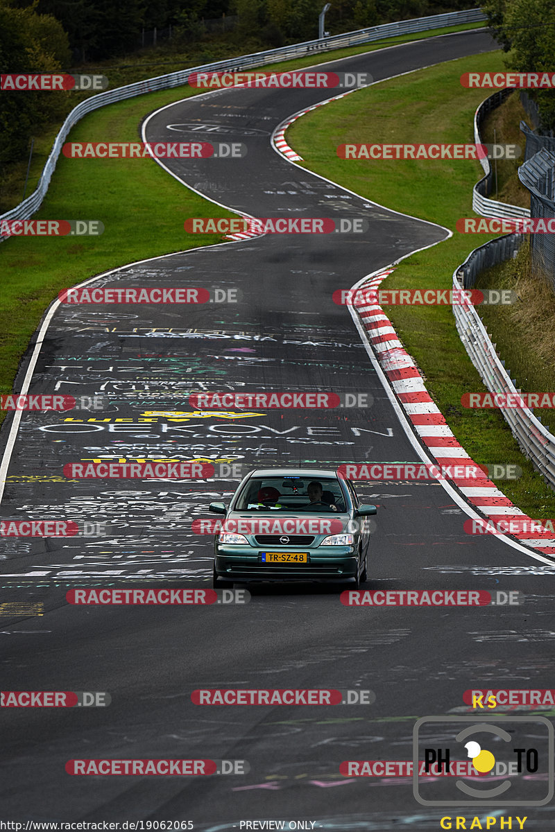 Bild #19062065 - Touristenfahrten Nürburgring Nordschleife (19.09.2022)