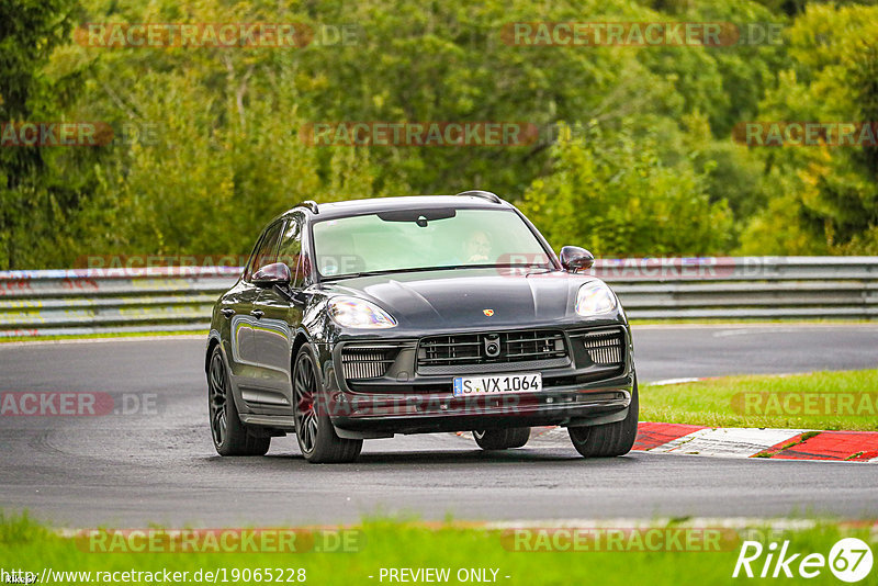 Bild #19065228 - Touristenfahrten Nürburgring Nordschleife (19.09.2022)