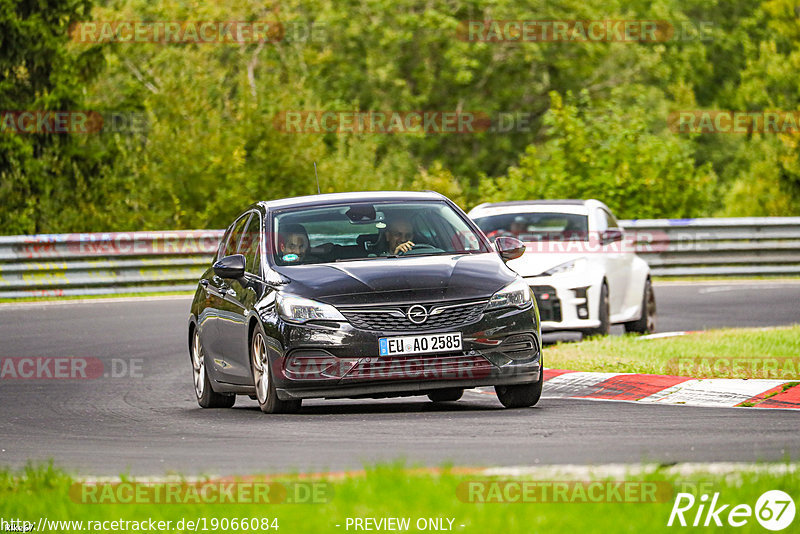 Bild #19066084 - Touristenfahrten Nürburgring Nordschleife (19.09.2022)