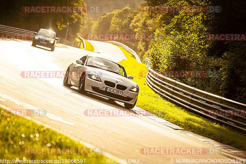 Bild #19066597 - Touristenfahrten Nürburgring Nordschleife (19.09.2022)