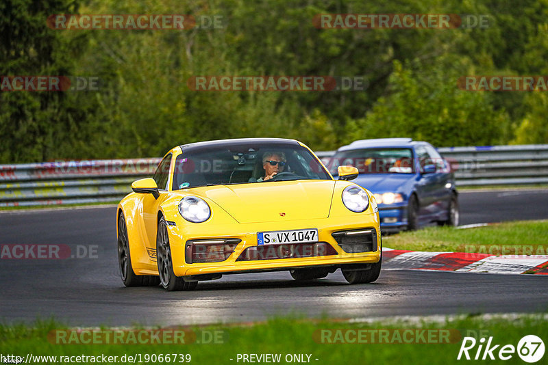 Bild #19066739 - Touristenfahrten Nürburgring Nordschleife (19.09.2022)