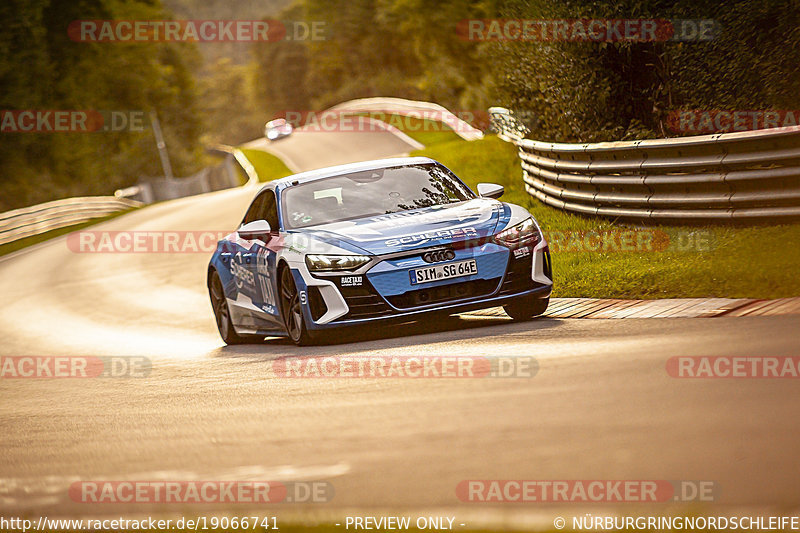 Bild #19066741 - Touristenfahrten Nürburgring Nordschleife (19.09.2022)