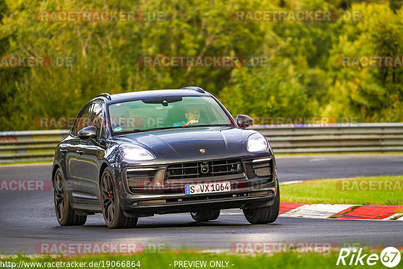 Bild #19066864 - Touristenfahrten Nürburgring Nordschleife (19.09.2022)