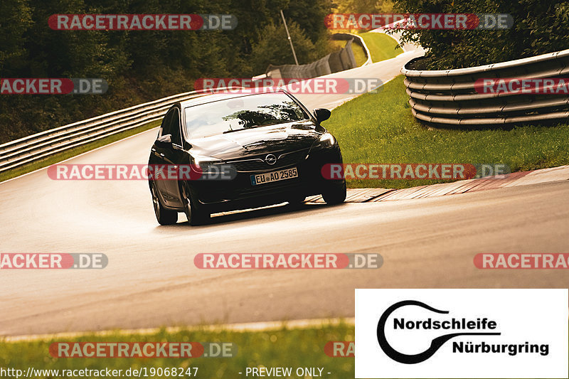 Bild #19068247 - Touristenfahrten Nürburgring Nordschleife (19.09.2022)