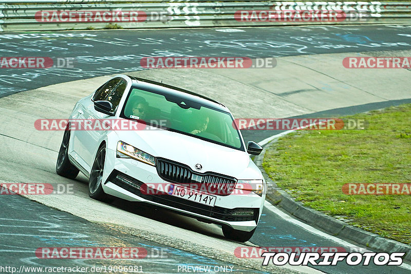 Bild #19096981 - Touristenfahrten Nürburgring Nordschleife (21.09.2022)