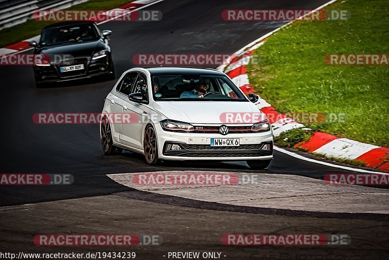 Bild #19434239 - Touristenfahrten Nürburgring Nordschleife (03.10.2022)