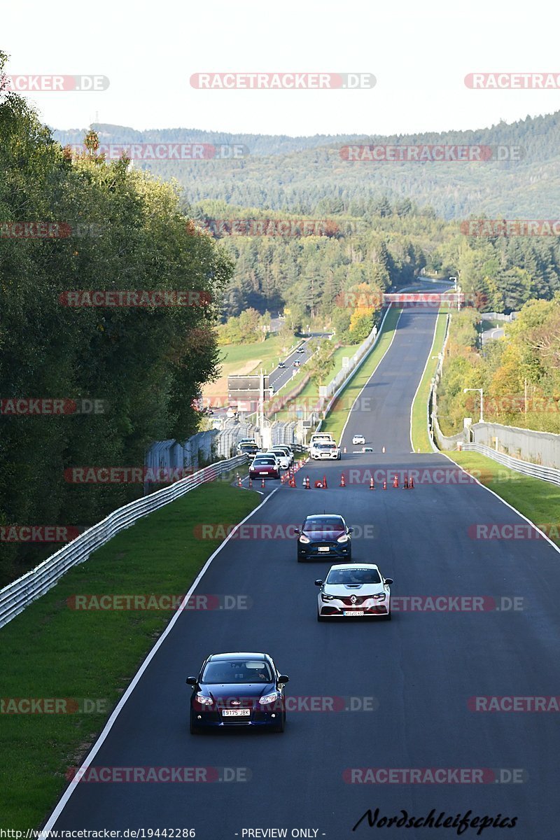 Bild #19442286 - Touristenfahrten Nürburgring Nordschleife (04.10.2022)