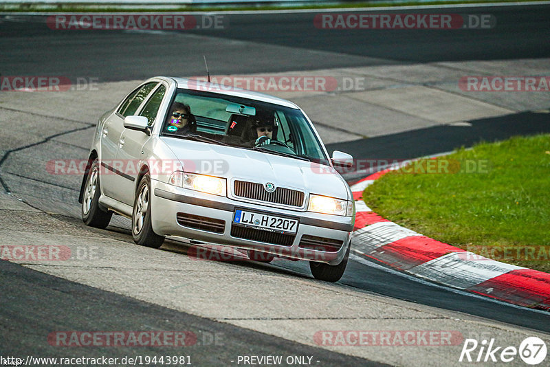 Bild #19443981 - Touristenfahrten Nürburgring Nordschleife (04.10.2022)