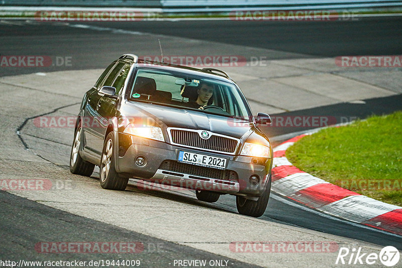 Bild #19444009 - Touristenfahrten Nürburgring Nordschleife (04.10.2022)