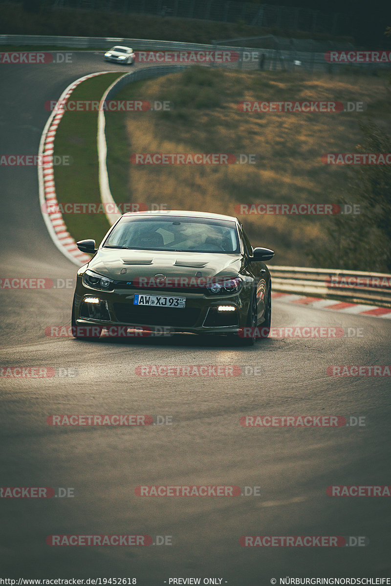 Bild #19452618 - Touristenfahrten Nürburgring Nordschleife (04.10.2022)