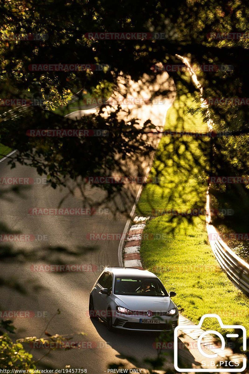 Bild #19457758 - Touristenfahrten Nürburgring Nordschleife (05.10.2022)