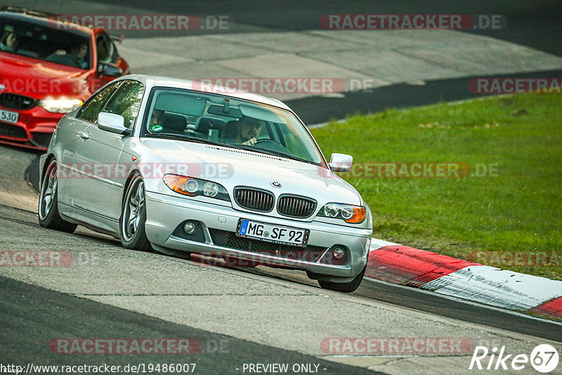 Bild #19486007 - Touristenfahrten Nürburgring Nordschleife (08.10.2022)