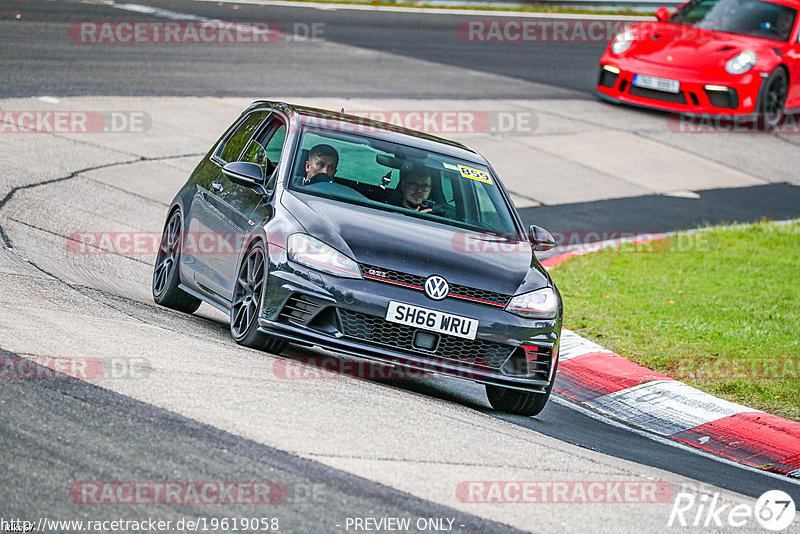 Bild #19619058 - Touristenfahrten Nürburgring Nordschleife (16.10.2022)