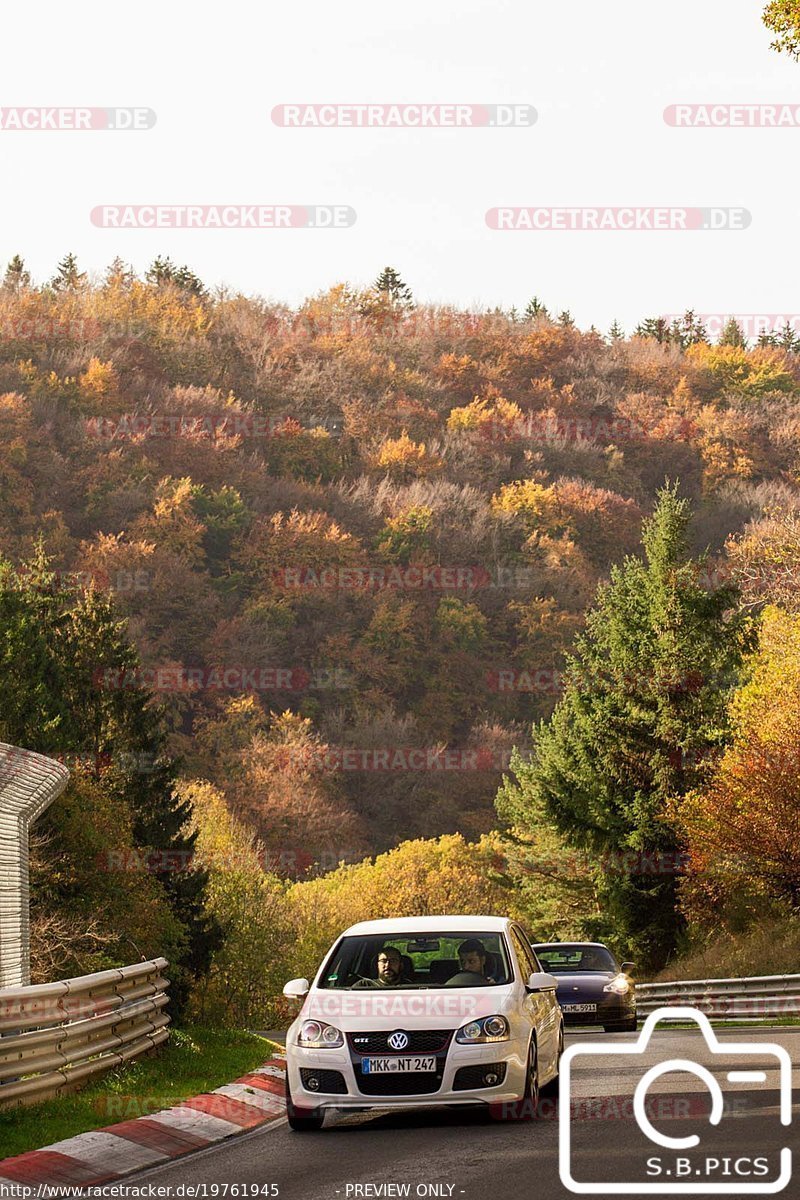 Bild #19761945 - Touristenfahrten Nürburgring Nordschleife (30.10.2022)