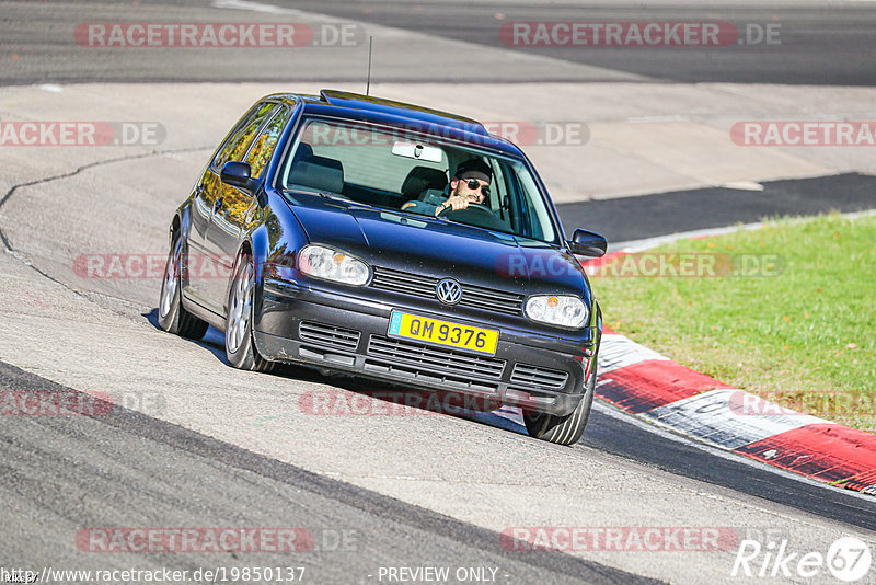 Bild #19850137 - Touristenfahrten Nürburgring Nordschleife (01.11.2022)