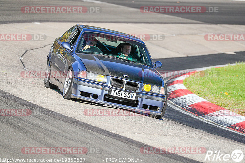 Bild #19850527 - Touristenfahrten Nürburgring Nordschleife (01.11.2022)