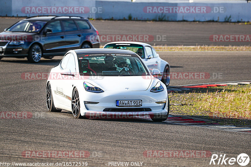 Bild #16572539 - Touristenfahrten Nürburgring Grand-Prix-Strecke (11.05.2022)